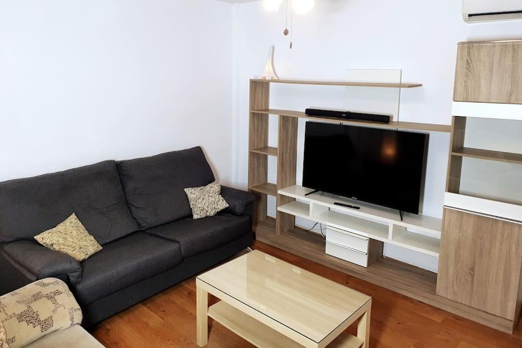 2f, Aire Acondic, 80m2, 2 Dormitorios, 4 Huespedes, Wifi Gratis * La Línea de la Concepción