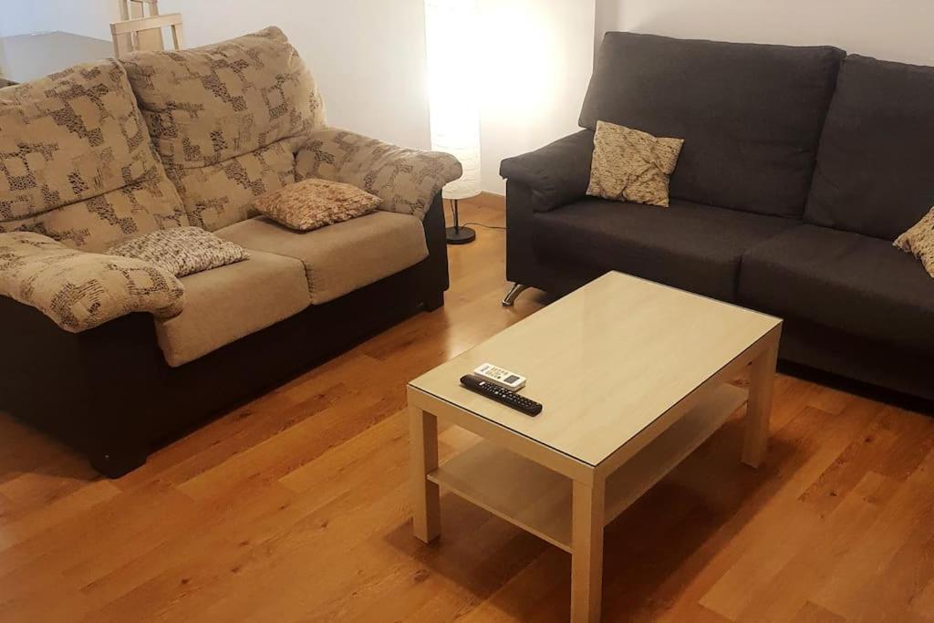 2f, Aire Acondic, 80m2, 2 Dormitorios, 4 Huespedes, Wifi Gratis Apartament