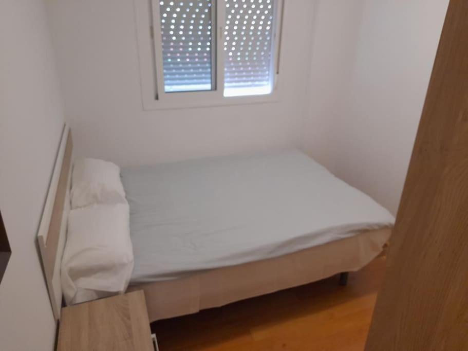 2f, Aire Acondic, 80m2, 2 Dormitorios, 4 Huespedes, Wifi Gratis